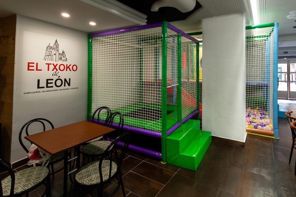 Contacto Alquiler de local para celebraciones en León